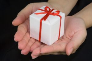 hands holding a gift